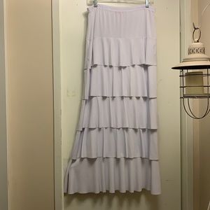 Junee White layered skirts. XL and 2 XL.